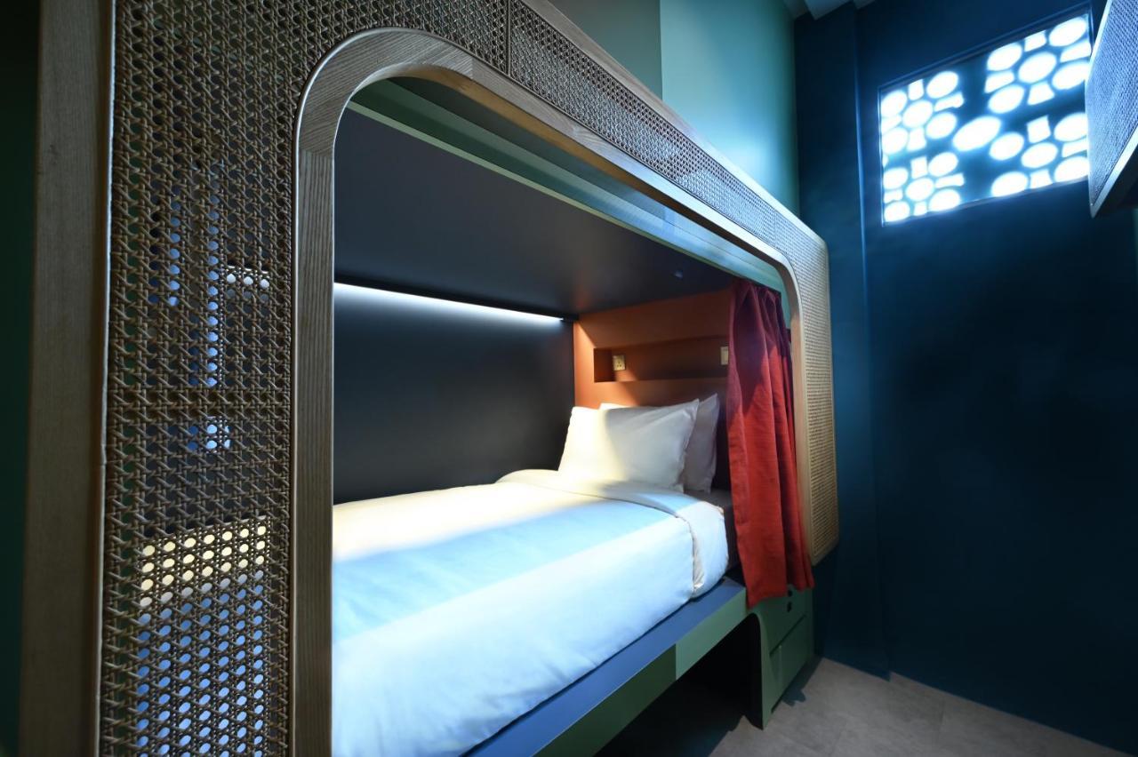 Dream Chaser Boutique Capsule Hotel Сингапур Экстерьер фото