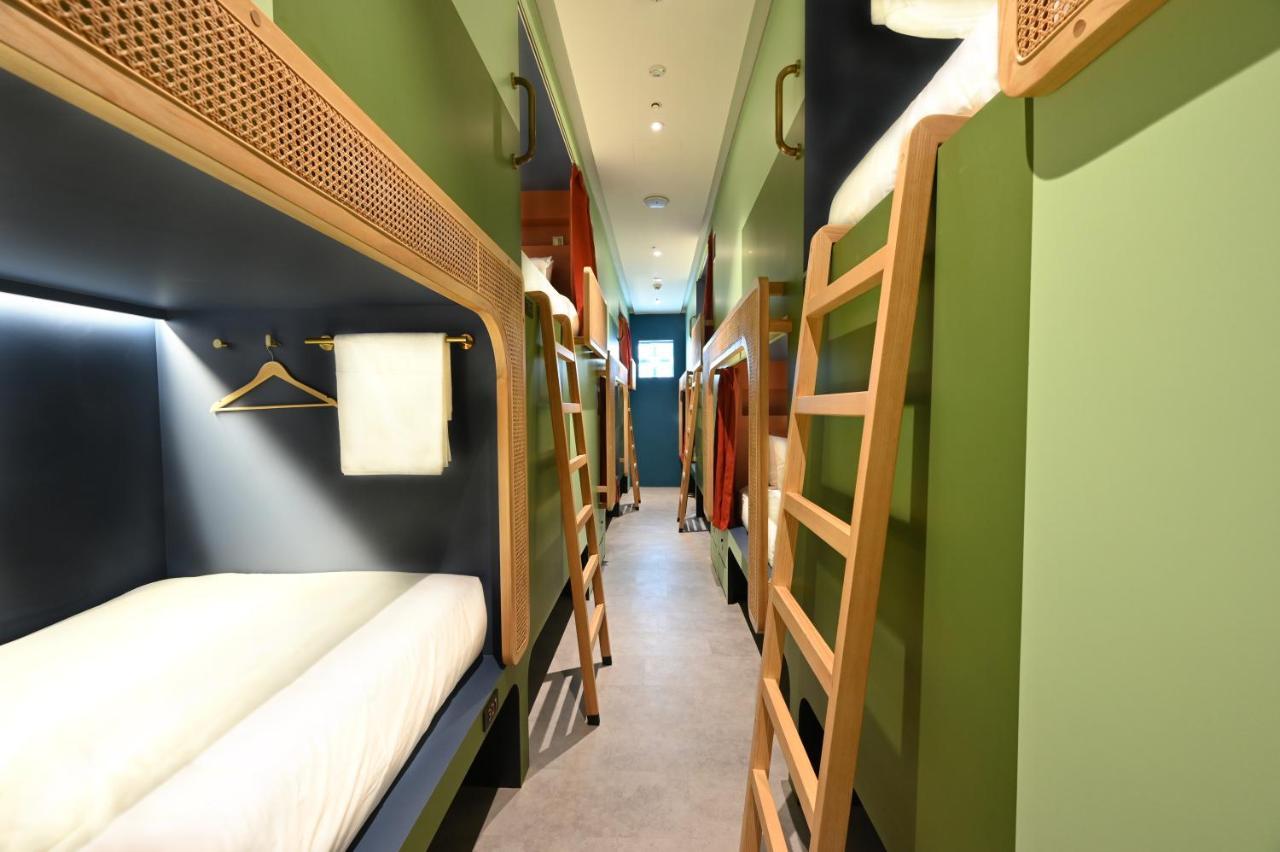 Dream Chaser Boutique Capsule Hotel Сингапур Экстерьер фото