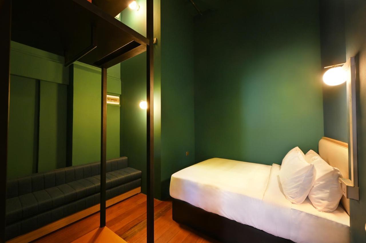 Dream Chaser Boutique Capsule Hotel Сингапур Экстерьер фото